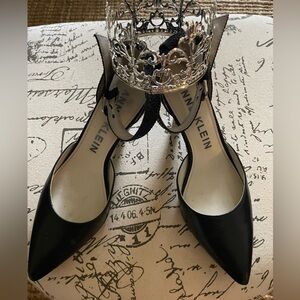 Anne Klein Black  ankle strap with buckle Pumps Sz 8